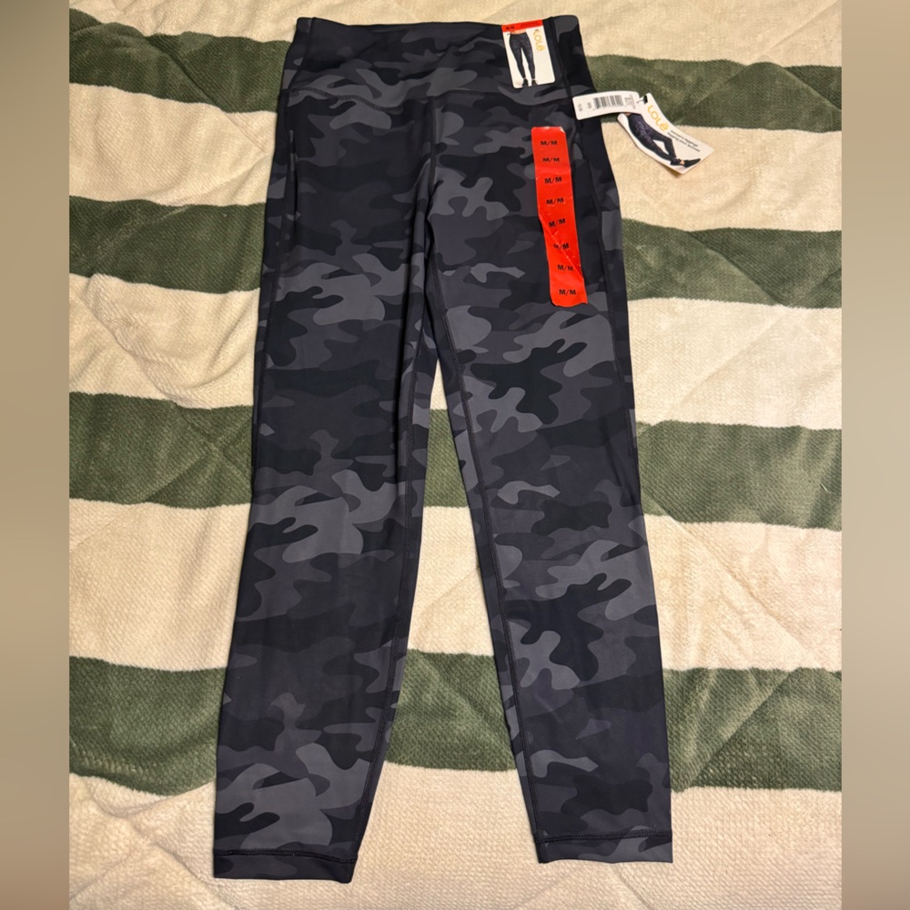 Grey camouflage activewear leggings